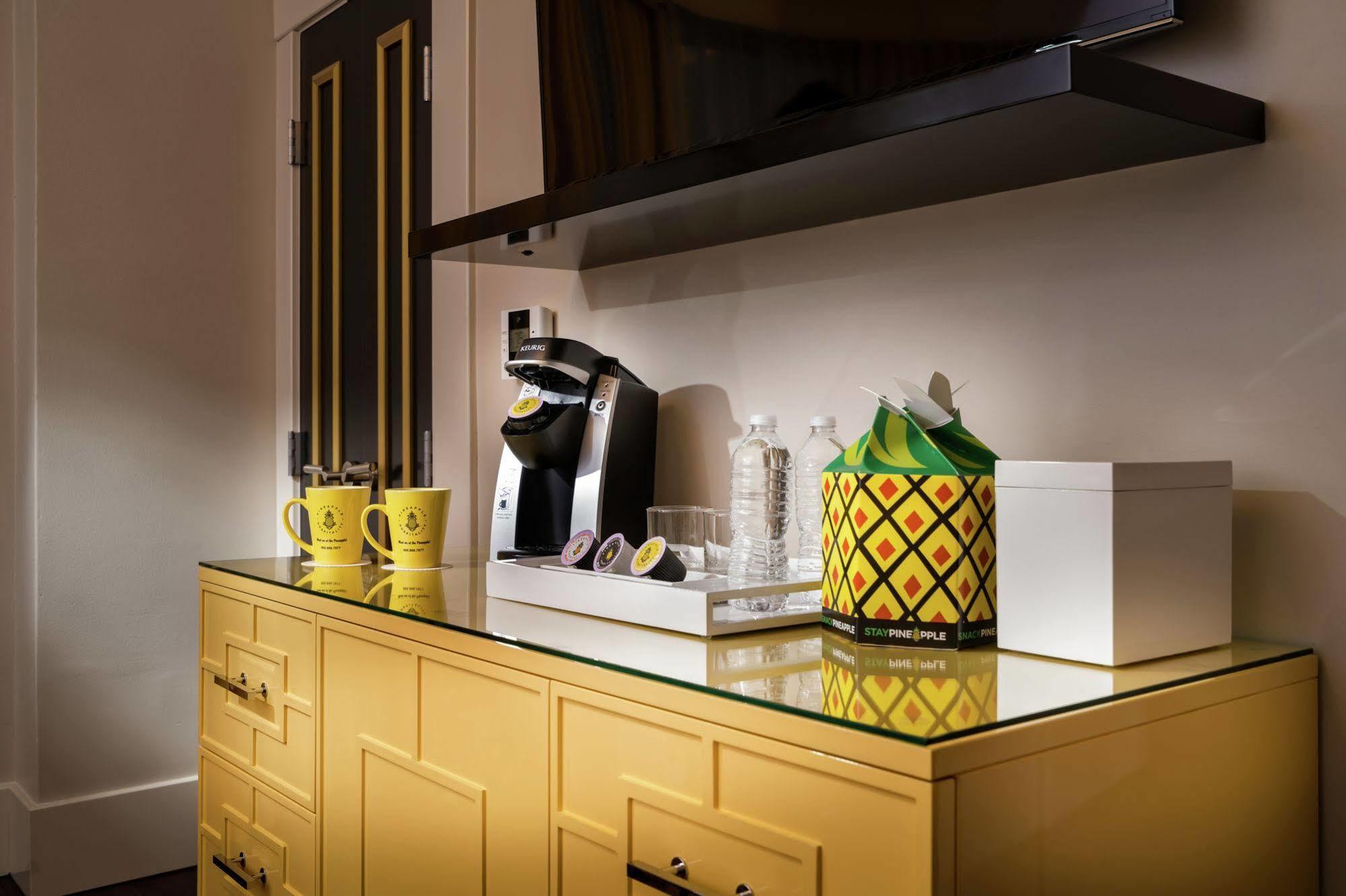Staypineapple, An Elegant Hotel, Union Square Hotel San Francisco